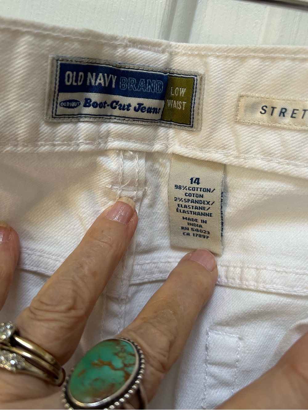 Old Navy White Straight-Leg Boot-cut Women’s Jeans Sz 14. Like new-I lost weight - Picture 5 of 9